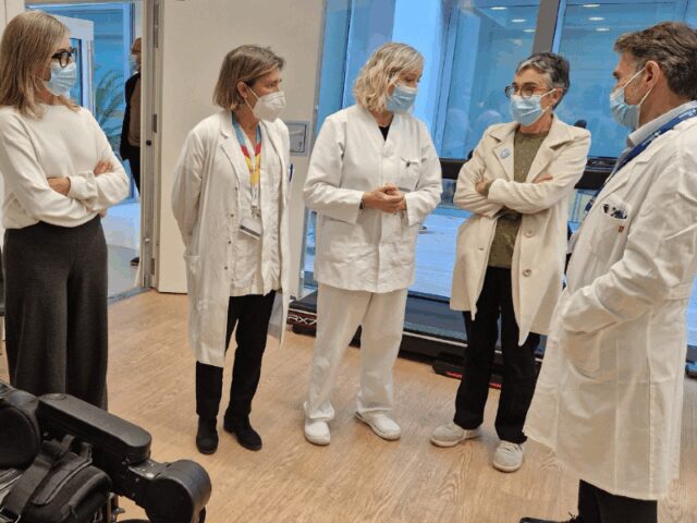 La_consellera_Olga_Pane_visita_el_Centre_dEsclerosi_Multiple_de_Catalunya_a_Vall_dHebron.jpg