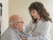 El sector geriàtric reclama més especialització per afrontar l’envelliment de la població