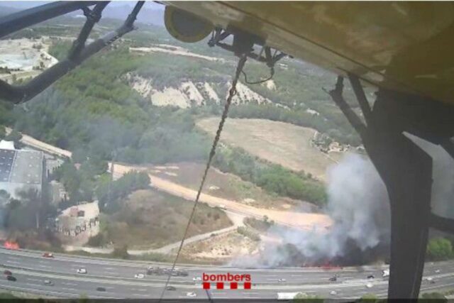 A Gelida, crema un camió a l'AP-7 a prop del pk 177 direcció sud