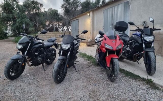 Quatre motos presumptament robades a Vilafranca del Penedès (Barcelona) i recuperades pels Mossos d'Esquadra en un traster de lloguer de Sant Jaume dels Domenys (Tarragona). MOSSOS D'ESQUADRA