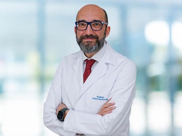 Dr-Enrique-Grande-1x1.jpg